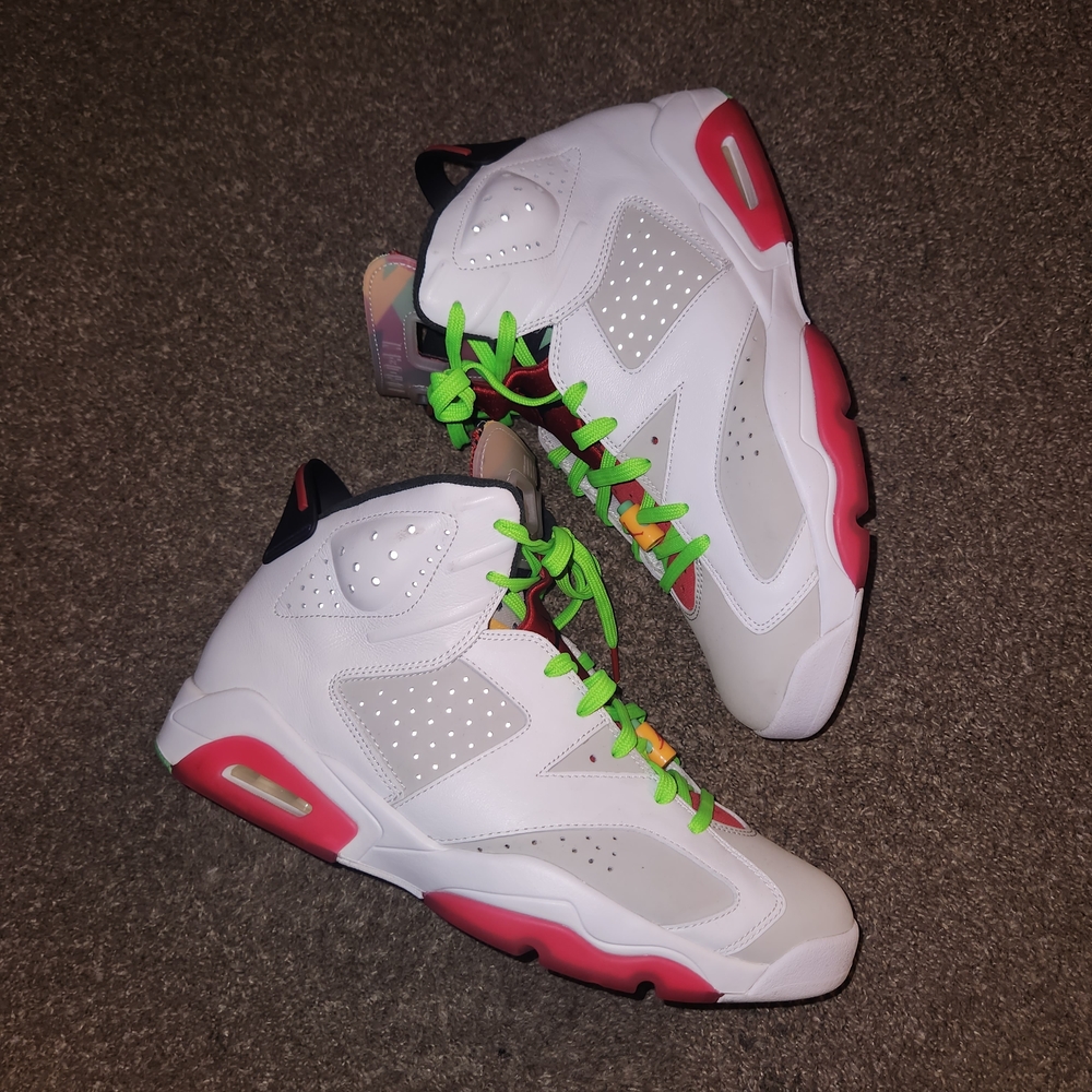 "Jordan 6 Bugs Bunnys" White and Red Sneakers with Green Laces - Picture 2 of 7